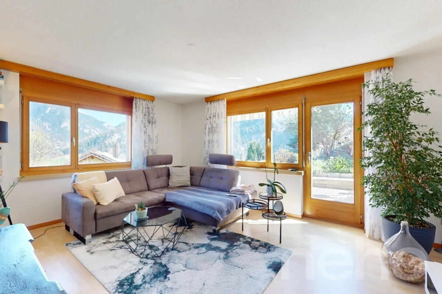 Investire con vista: Casa multifamiliare in vendita in posizione privilegiata a Thusis - Foto 10 di 13