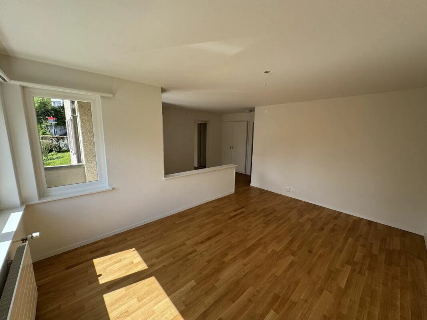 Charming 4.5-room apartment on the 1st floor. - Photo 3 of 9