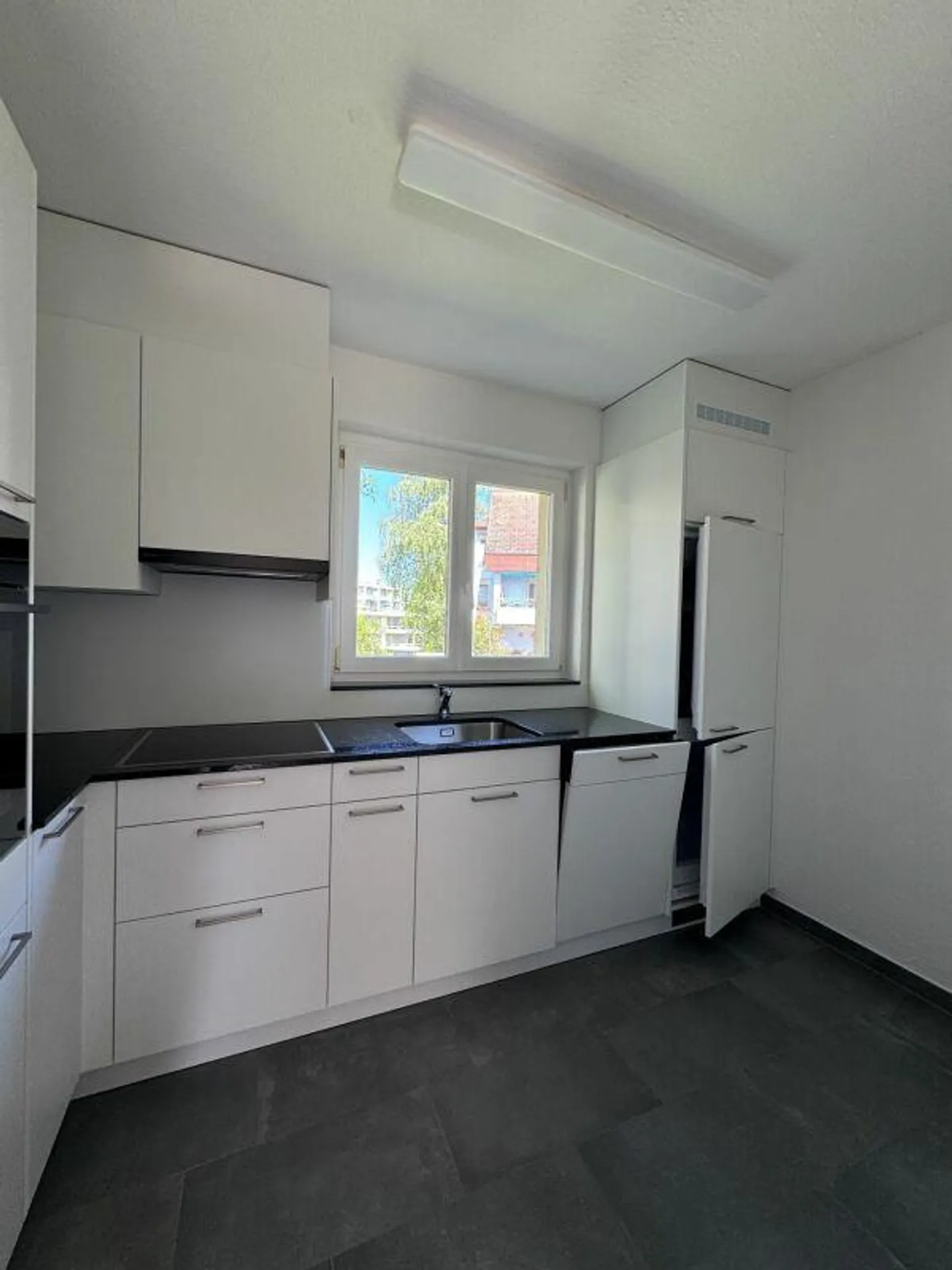 Charming 4.5-room apartment on the 1st floor. - Photo 4 of 9