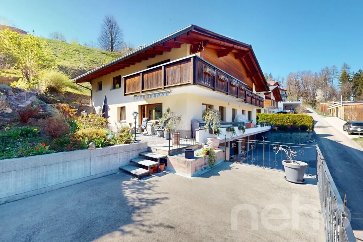 Investire con vista: Casa multifamiliare in vendita in posizione privilegiata a Thusis - Foto 1 di 13
