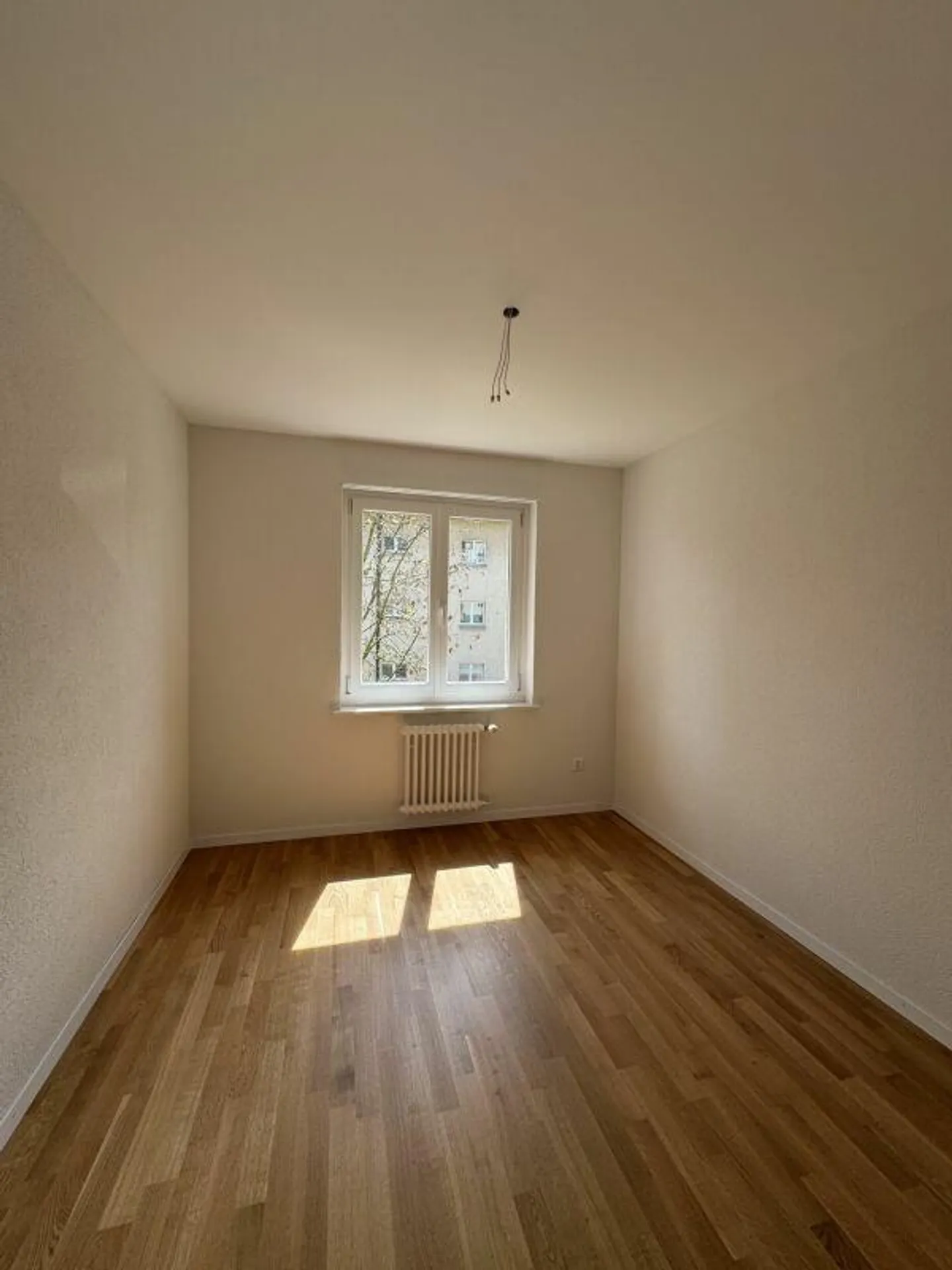 Charming 4.5-room apartment on the 1st floor. - Photo 5 of 9