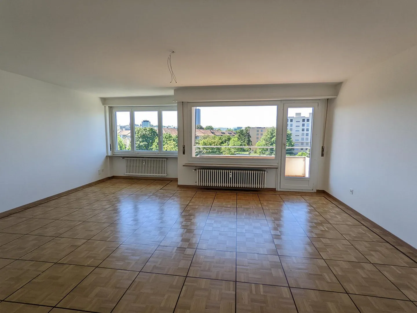 Moderno appartamento di 4,5 stanze con torre di lavaggio privata, vicino ad Aeschenplatz - Foto 2 di 13