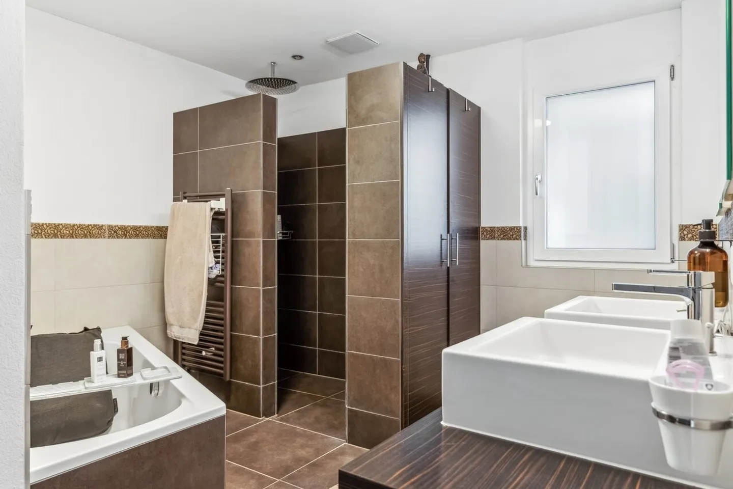 Raum zum Leben - modernes Einfamilienhaus mit Stil - Foto 6 von 9