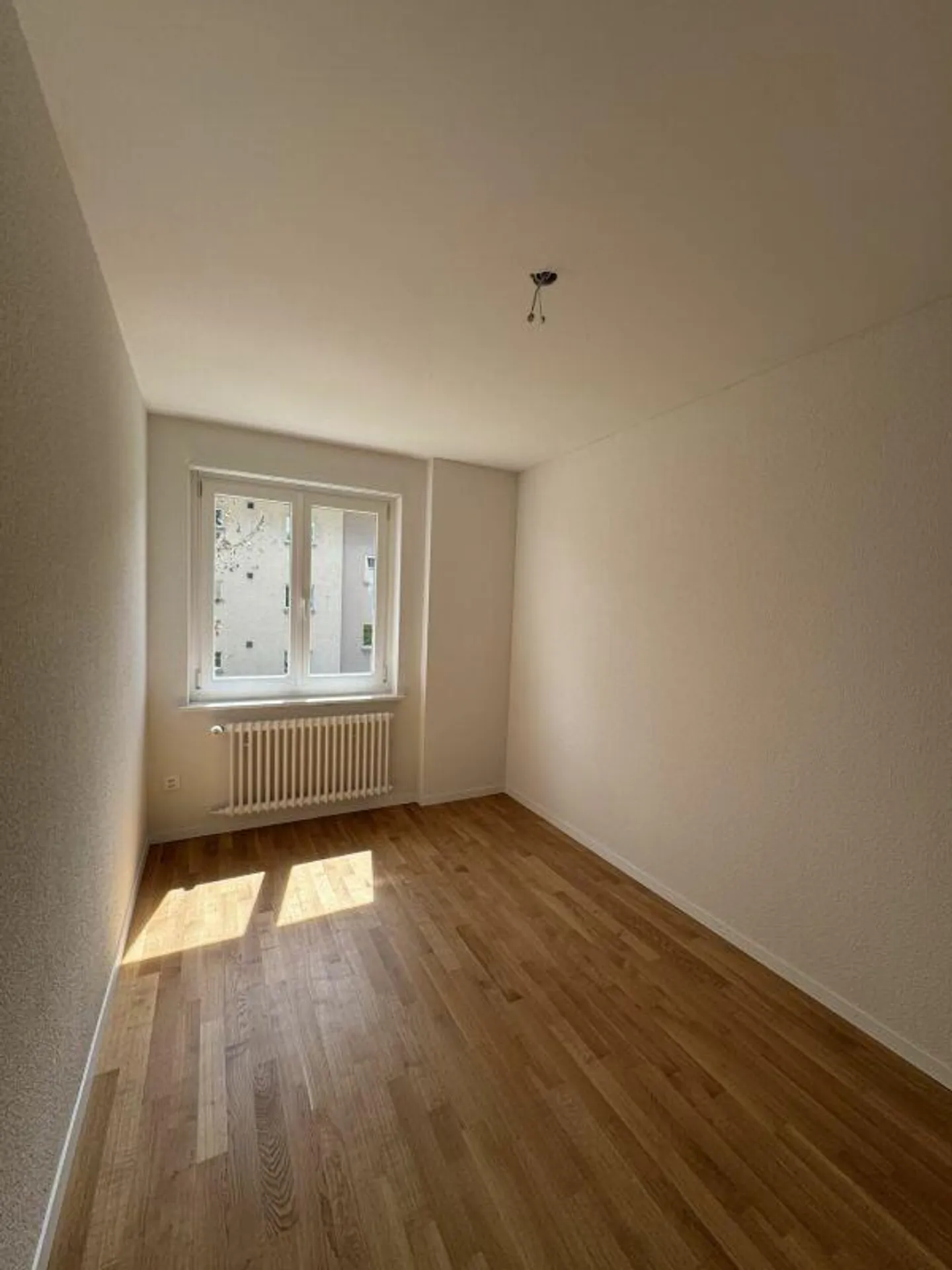 Charming 4.5-room apartment on the 1st floor. - Photo 7 of 9