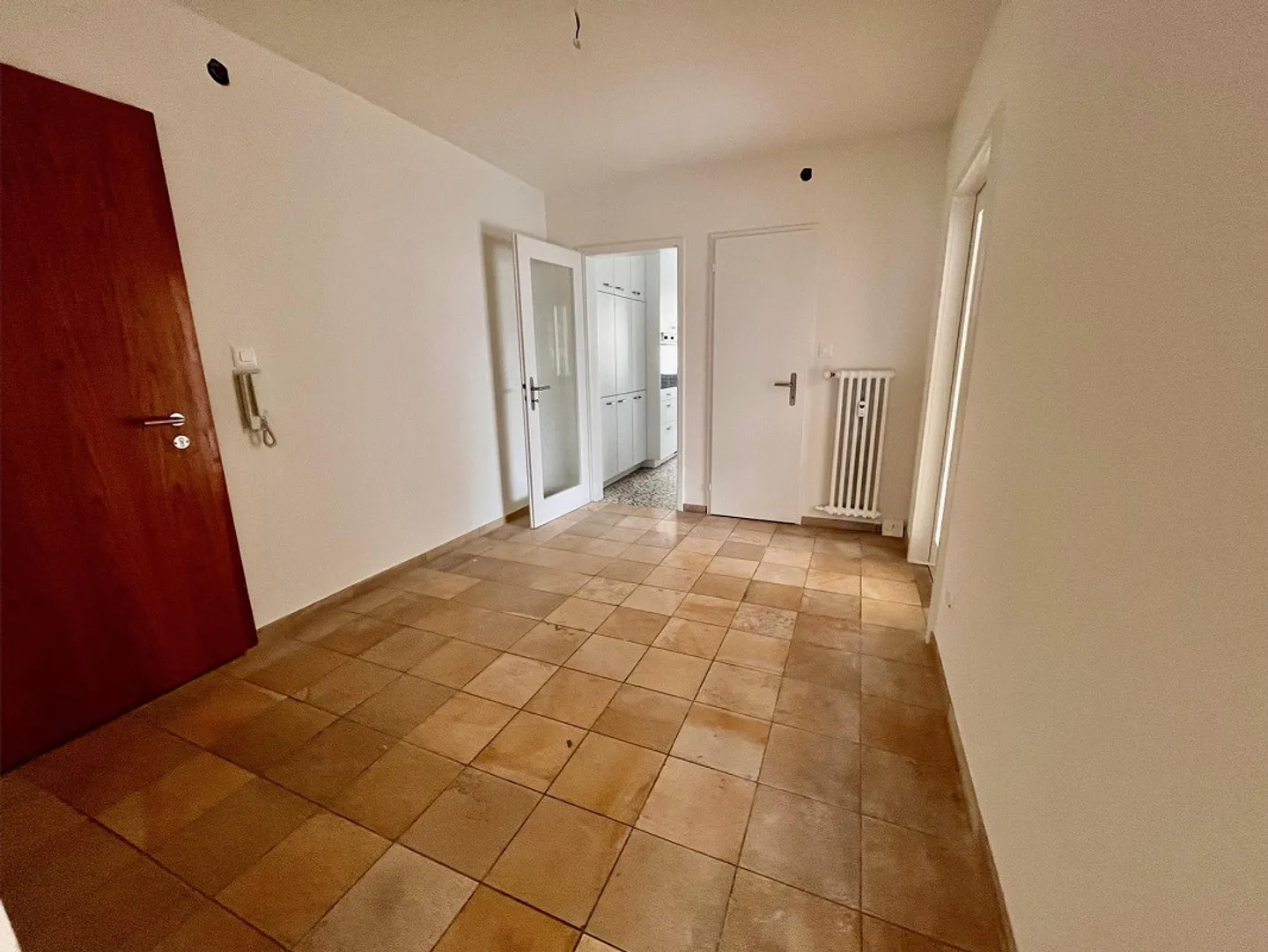 Moderno appartamento di 4,5 stanze con torre di lavaggio privata, vicino ad Aeschenplatz - Foto 8 di 13