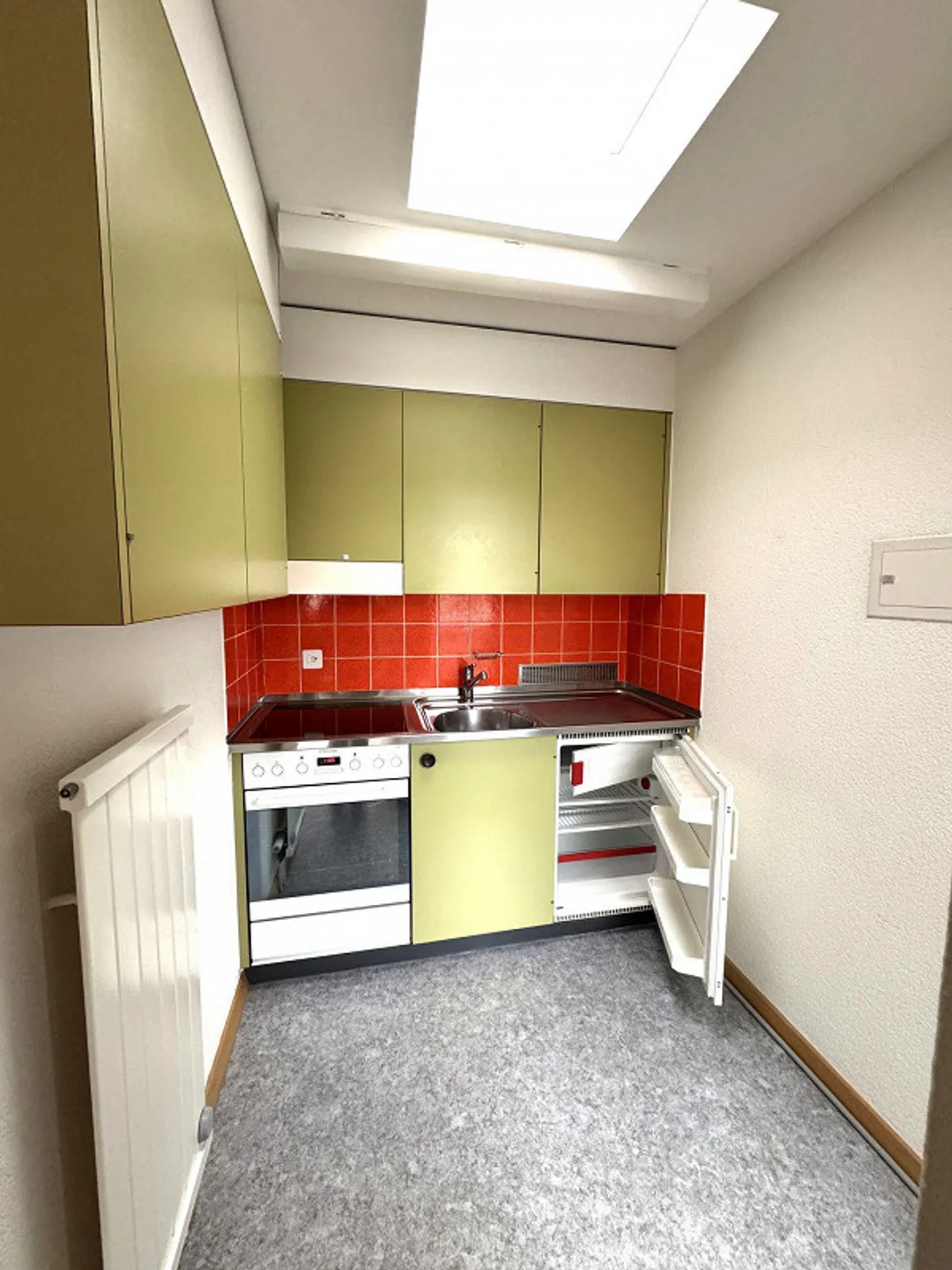 1.0 Room Attic Studio with Large Roof Terrace - Photo 7 of 9