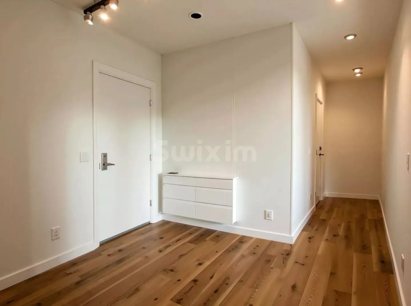 apartment with large balcony and view of Mont-Blanc - Photo 3 of 7