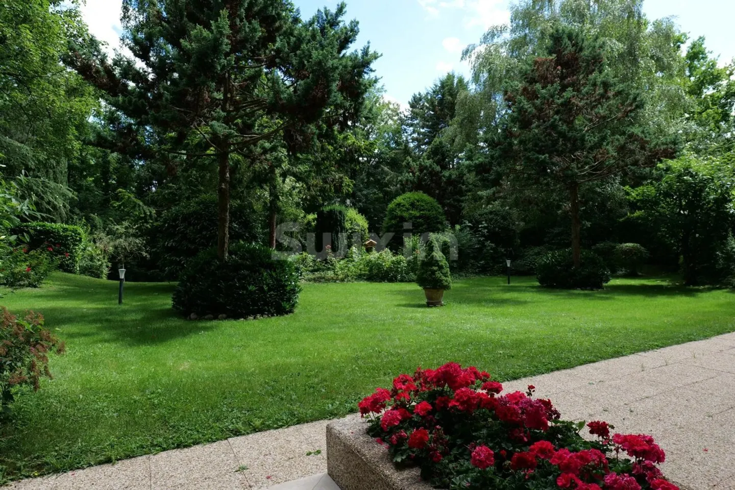 apartment with large balcony and view of Mont-Blanc - Photo 7 of 7