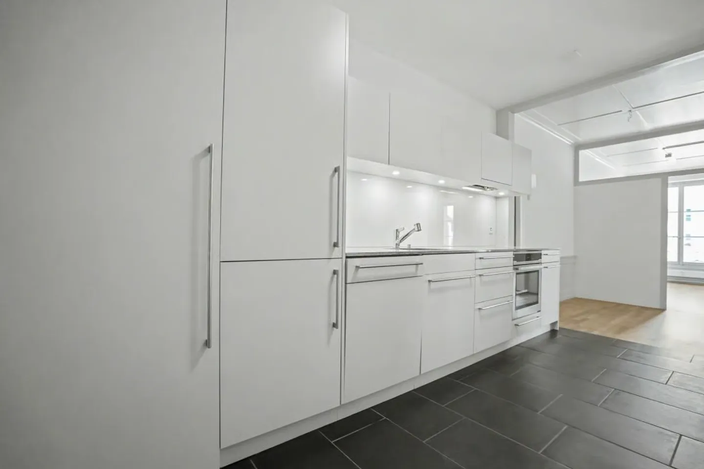 Appartamento elegante di 4,5 stanze in un vecchio edificio ad Aarberger Stedtli! - Foto 5 di 13