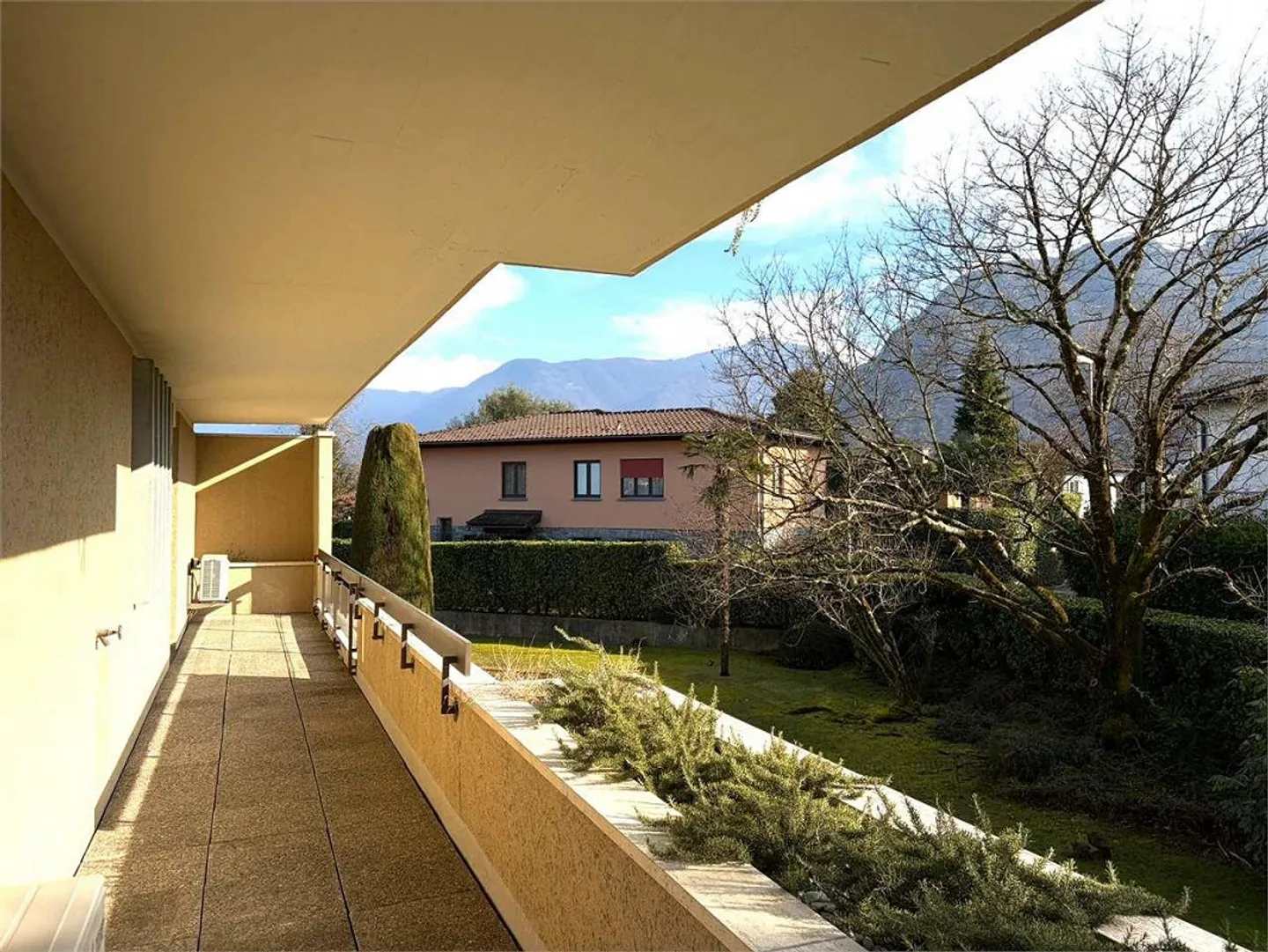 Beautiful 5.5-room apartment with terrace in Gentilino - Photo 6 of 13