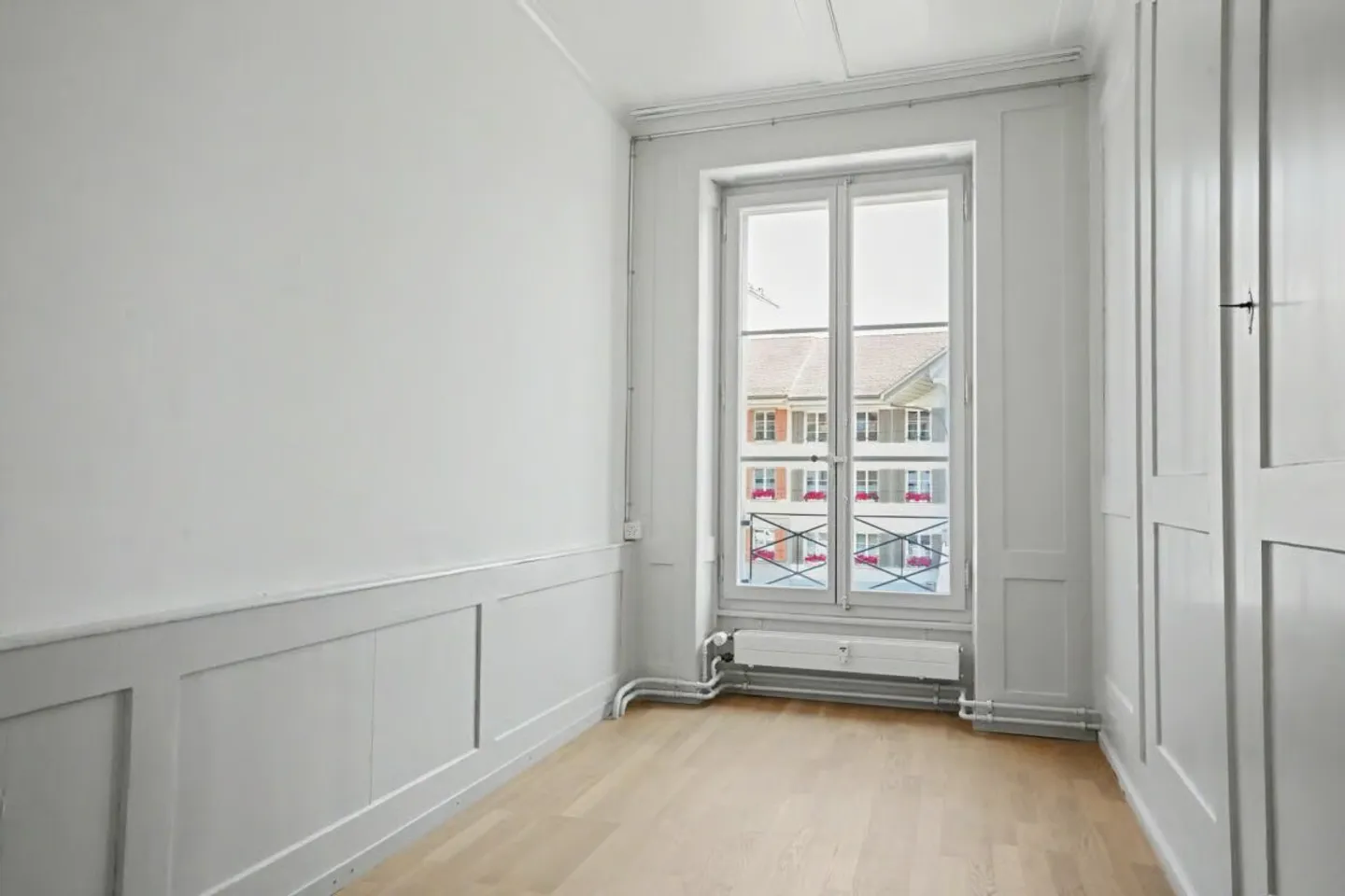 Appartamento elegante di 4,5 stanze in un vecchio edificio ad Aarberger Stedtli! - Foto 9 di 13
