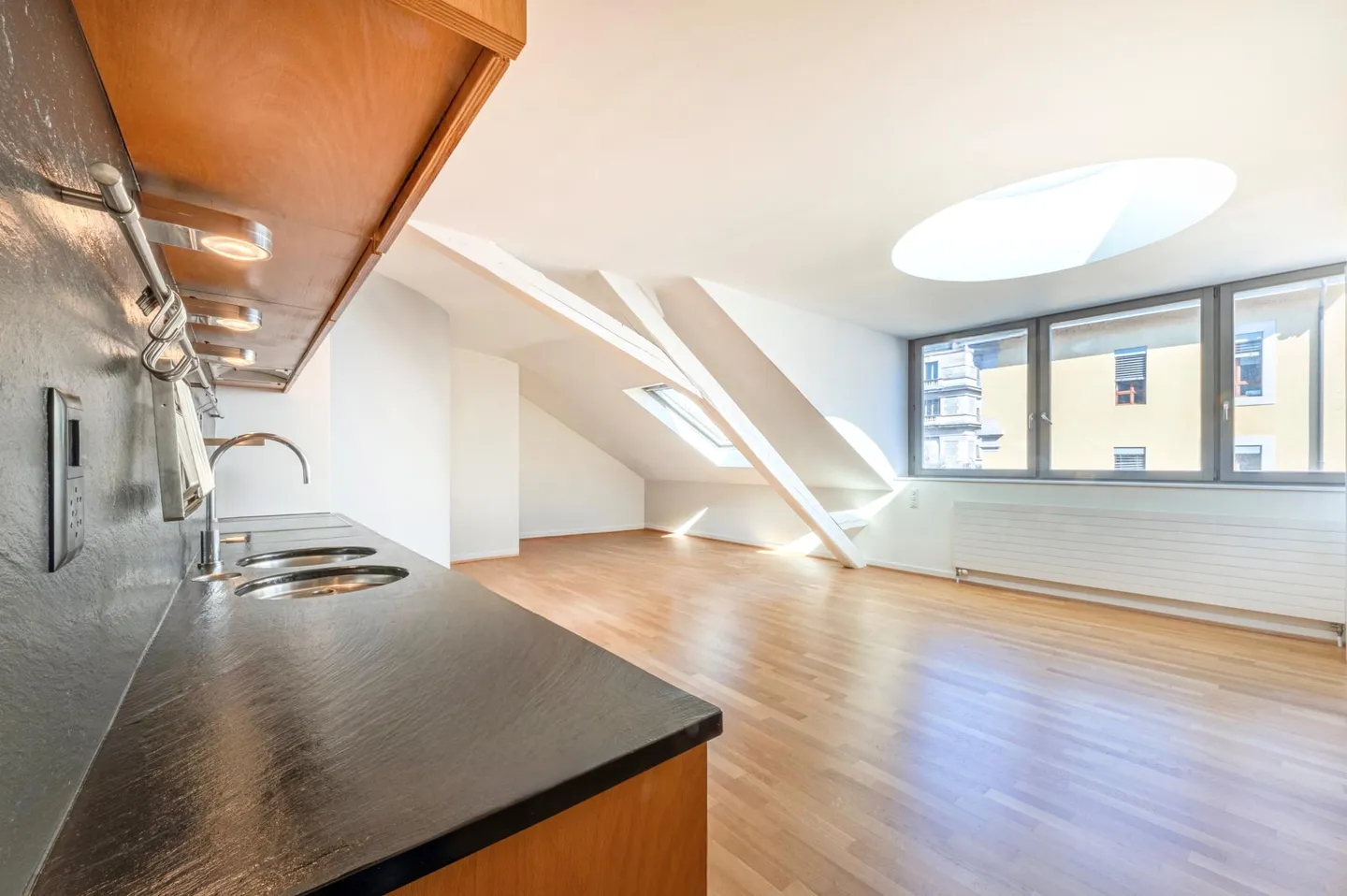 Charming Apartment in Eaux-Vives - Photo 1 of 6