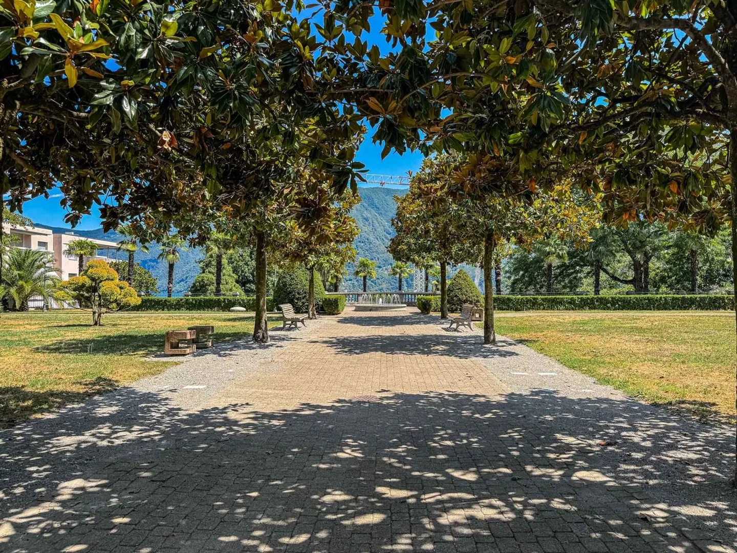Prestigious lake view apartment in Lugano - Photo 17 of 22
