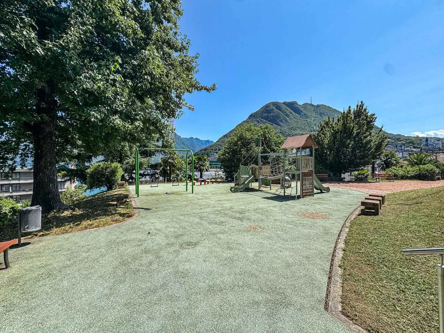 Prestigious lake view apartment in Lugano - Photo 19 of 22