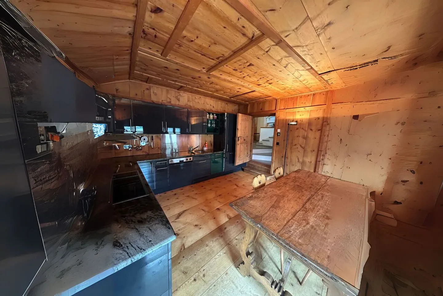 Penthouse for rent - Photo 1 of 5