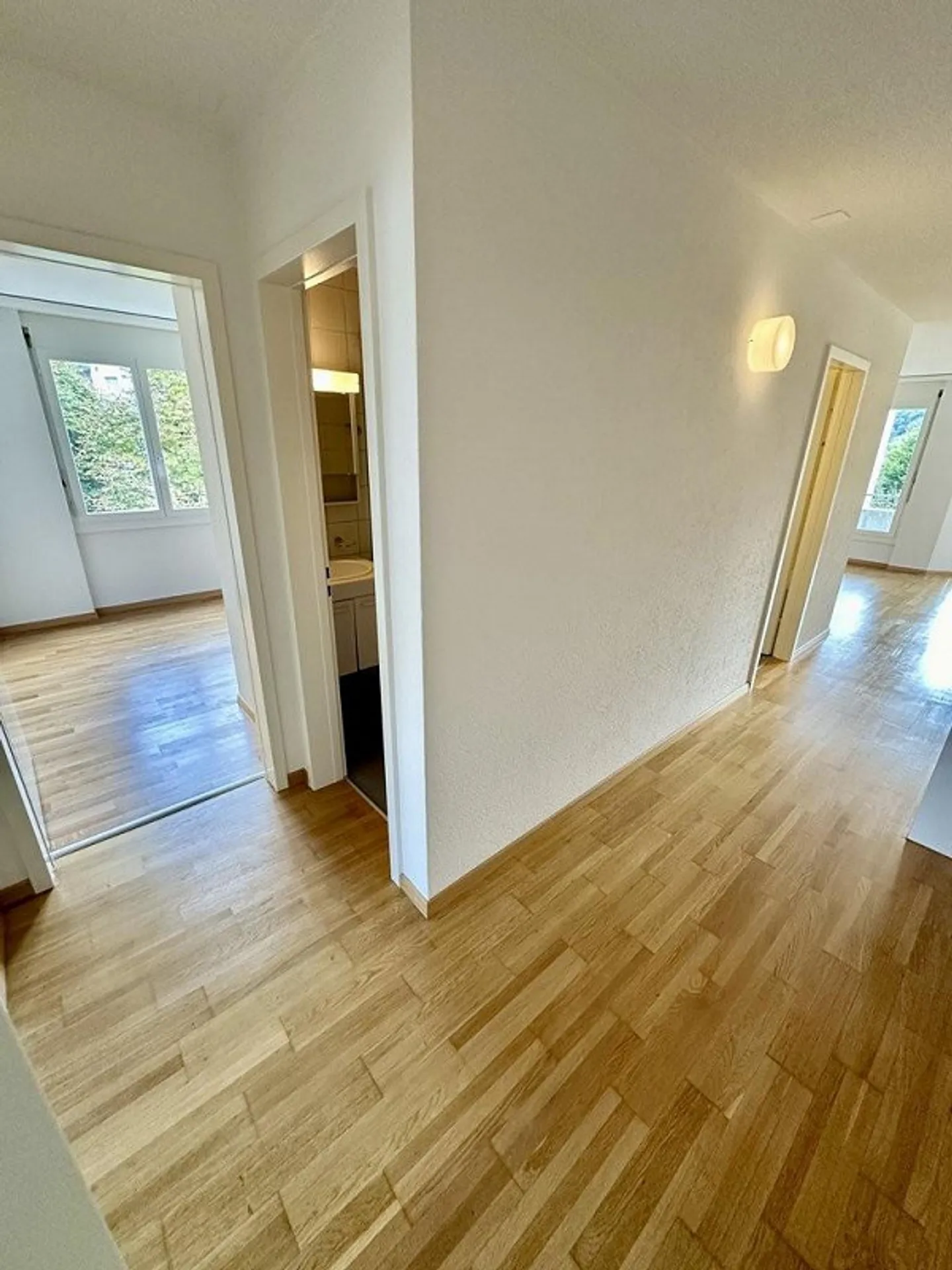 Cozy Family Apartment in a Quiet Location in Stettlen - Photo 3 of 9