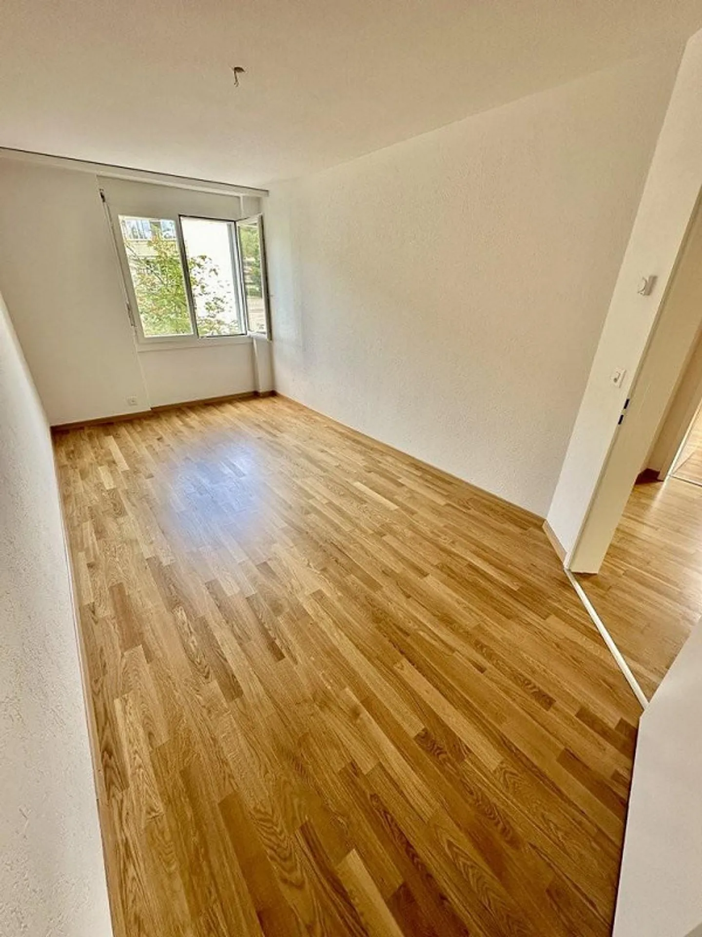 Cozy Family Apartment in a Quiet Location in Stettlen - Photo 5 of 9