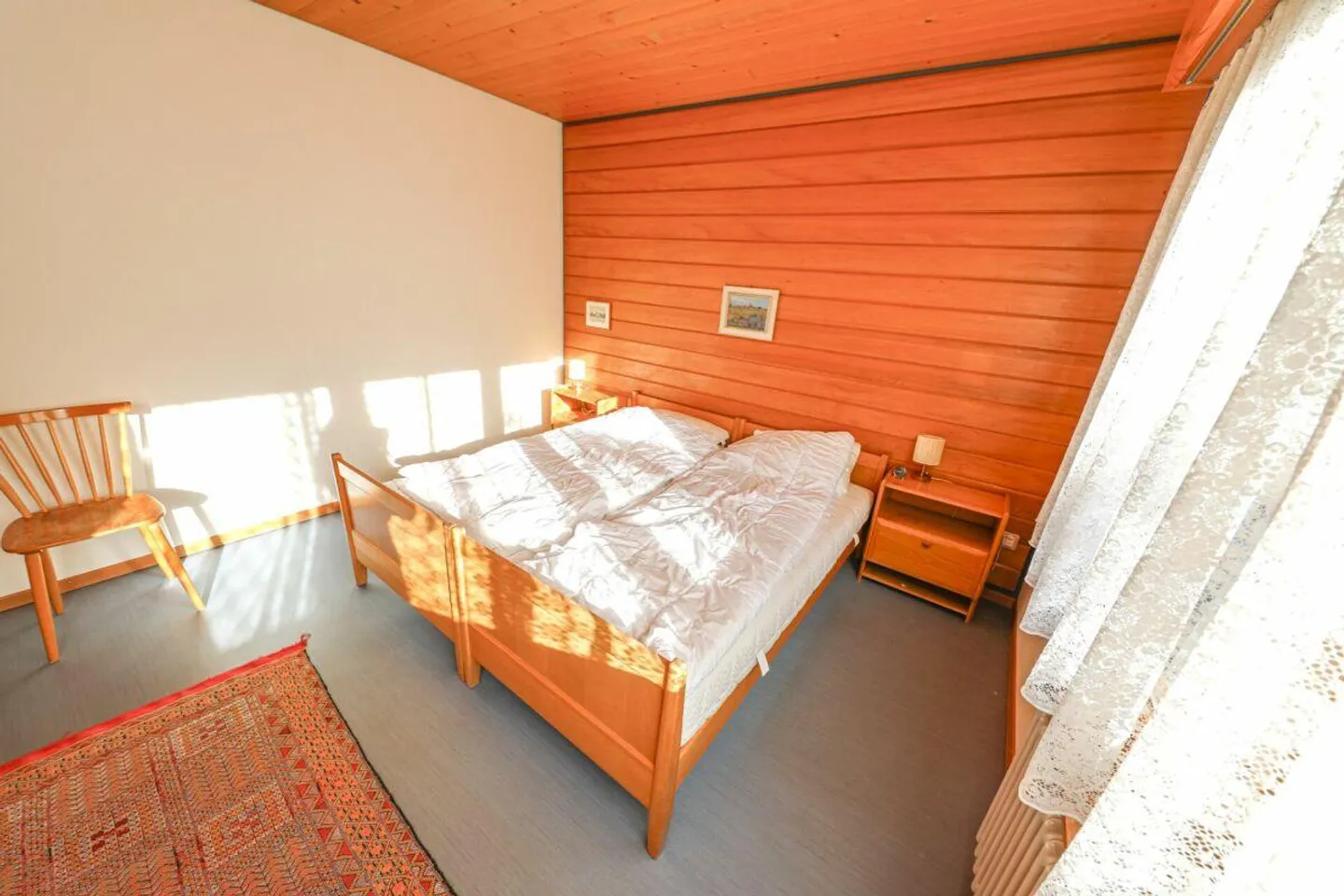 Chalet rustique avec deux unités résidentielles et garage dans un cadre idyllique - Photo 7 sur 12