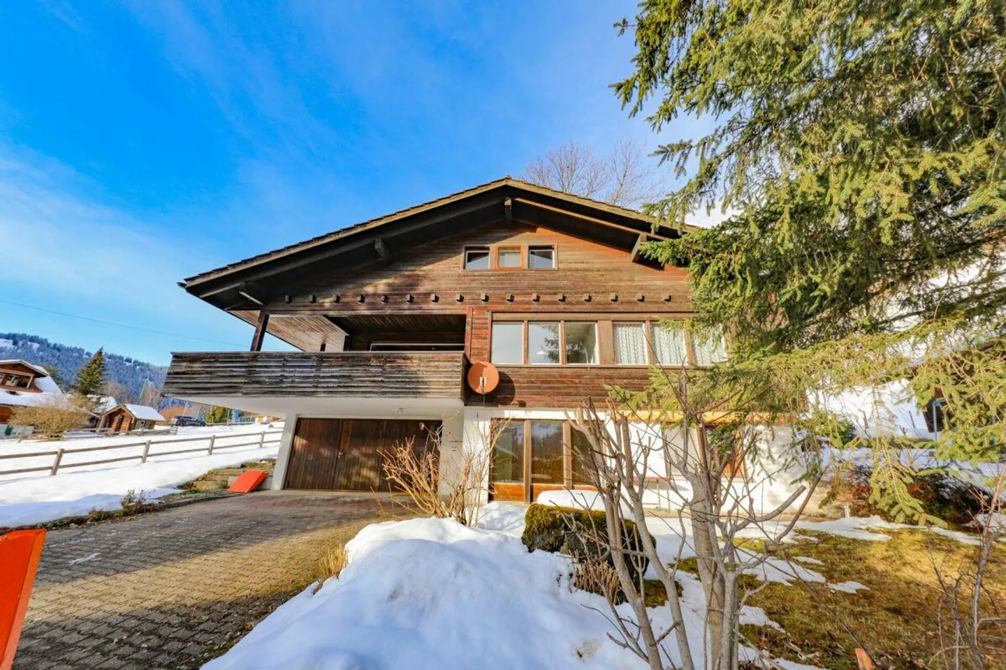 Chalet rustique avec deux unités résidentielles et garage dans un cadre idyllique - Photo 12 sur 12