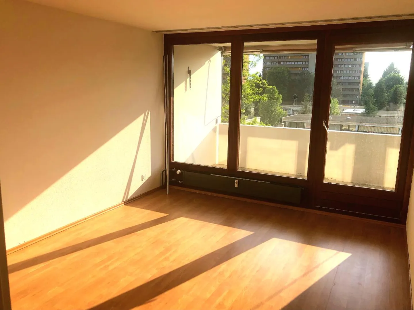 Appartement lumineux et spacieux de 3,5 pièces à Rheinfelden – avec balcons et emplacement idéal - Photo 3 sur 5
