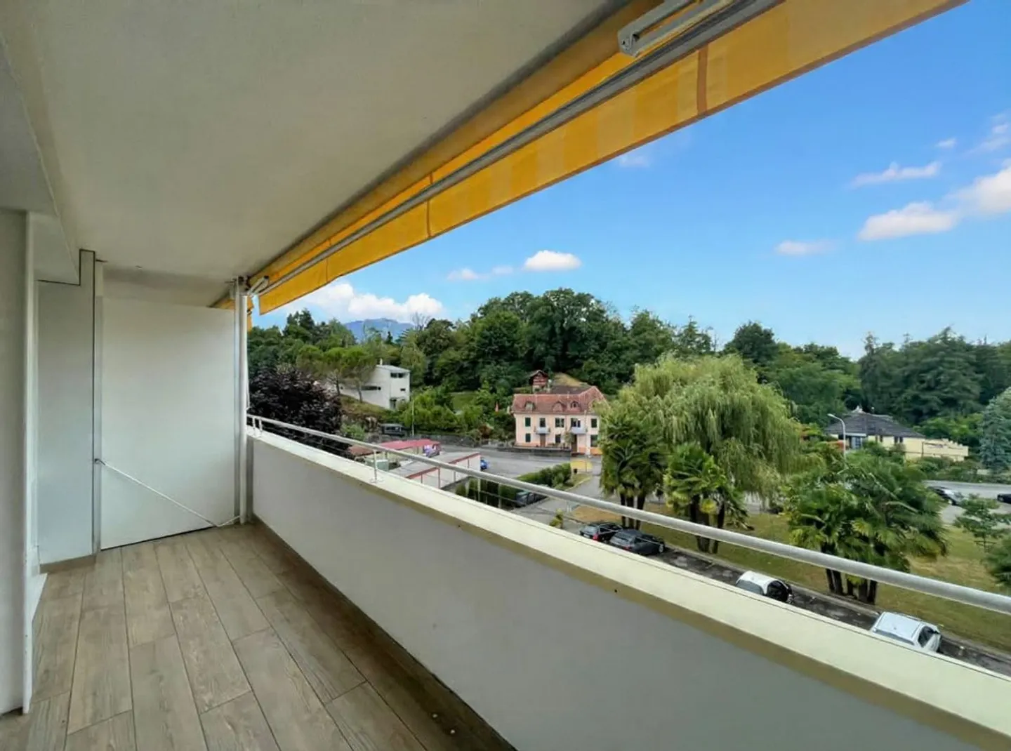 Luminoso appartamento 4,5 locali - Foto 2 di 13