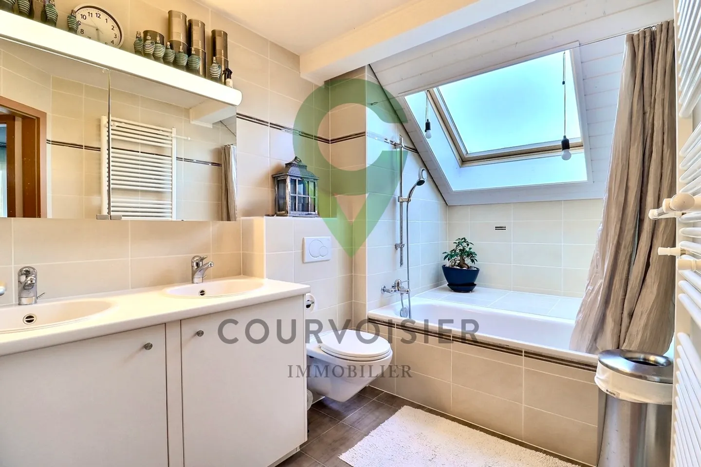 SPACIOUS 4.5-ROOM DUPLEX NEAR GENEVA IN A GREEN SETTING - Photo 8 of 8