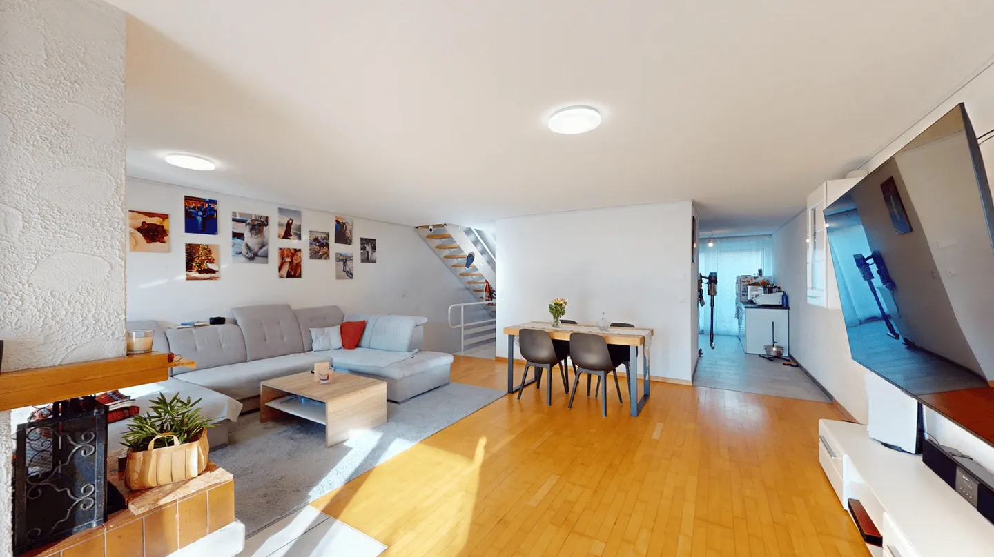 Light-flooded terraced house with terrace, hobby room and two garage boxes - Photo 2 of 7