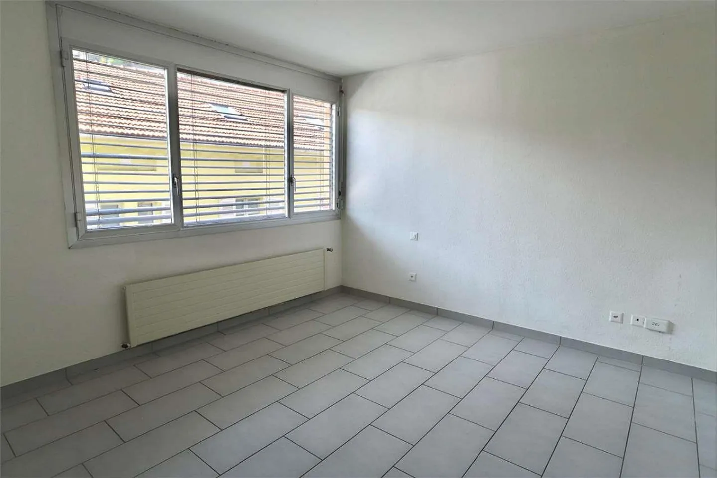 Bright Three-Room Apartment for Rent - Photo 5 of 6