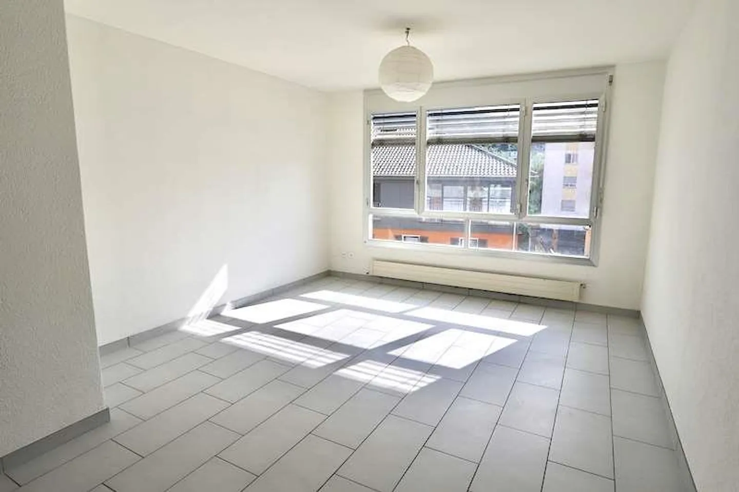 Bright Three-Room Apartment for Rent - Photo 2 of 6