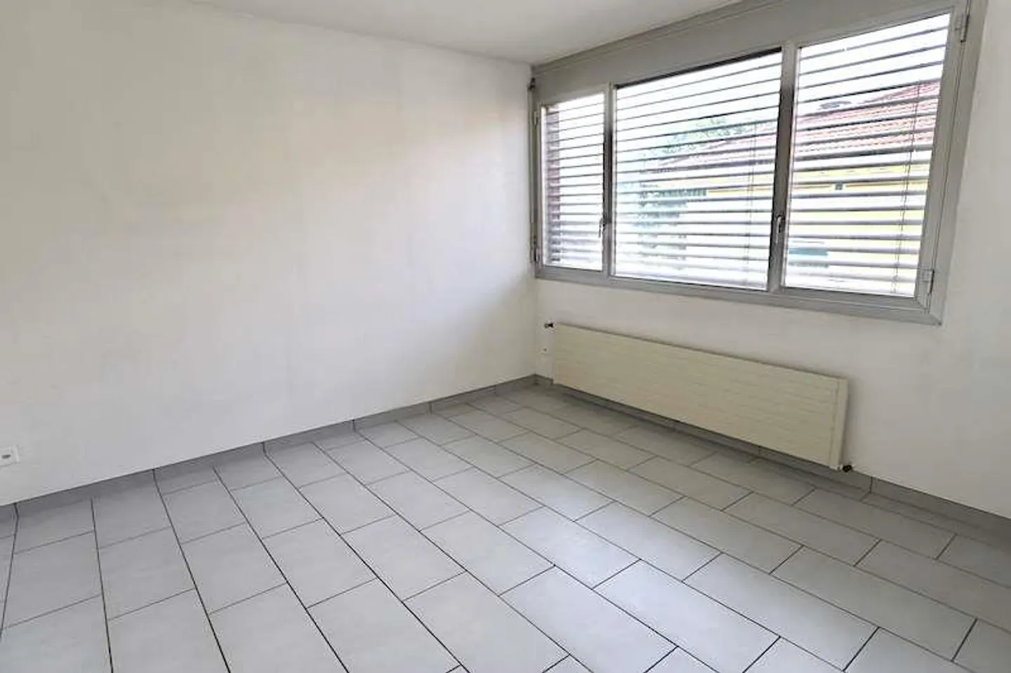 Bright Three-Room Apartment for Rent - Photo 4 of 6