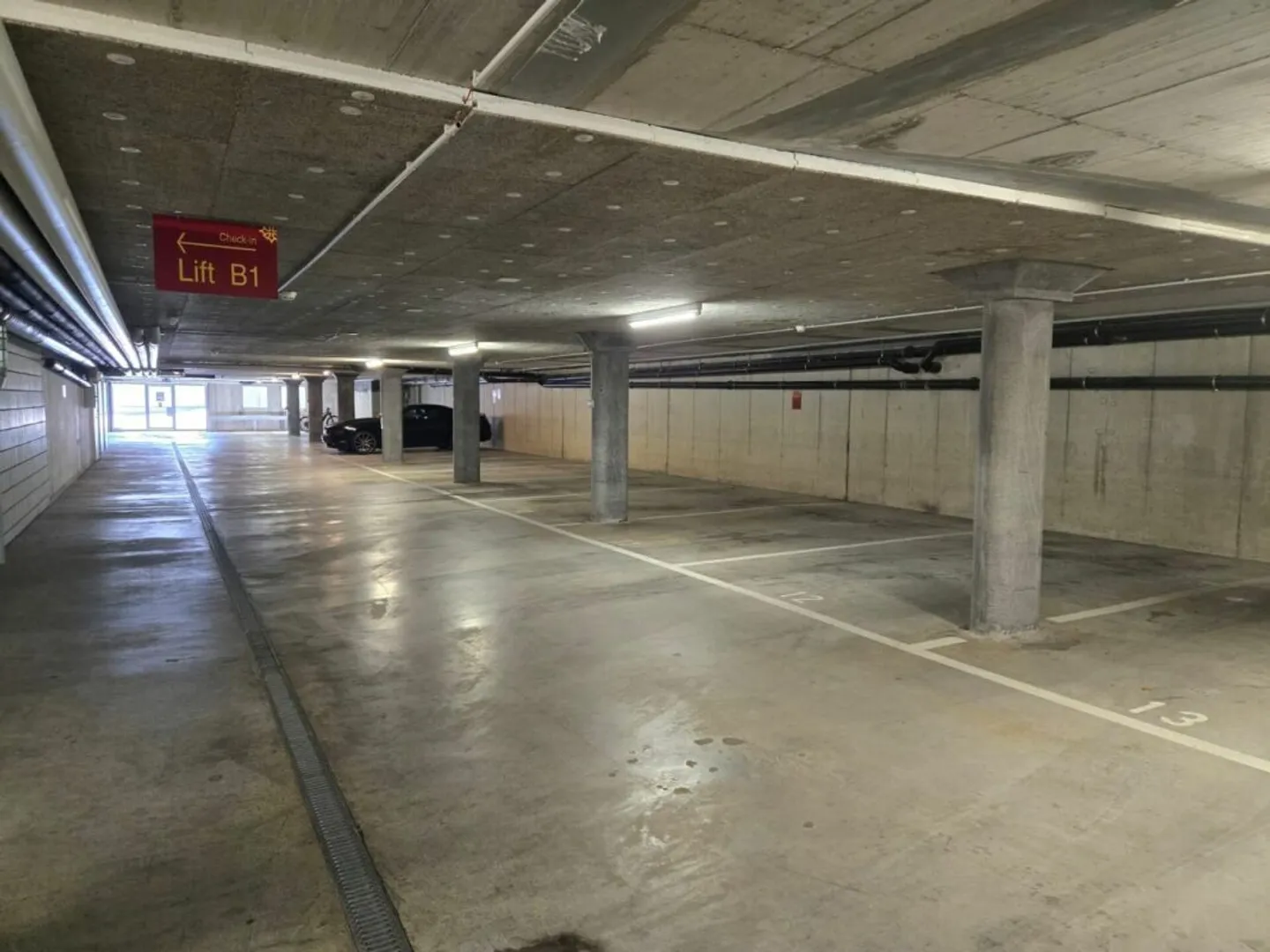 Parking Garage No. 12 and 101, Eichenweg, Belp - Photo 2 of 3