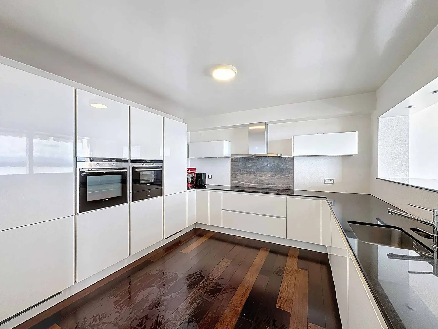 Luxuriöse Penthouse mit 6,5 Zimmern mit Blick auf den See und die Berge - Foto 2 von 6