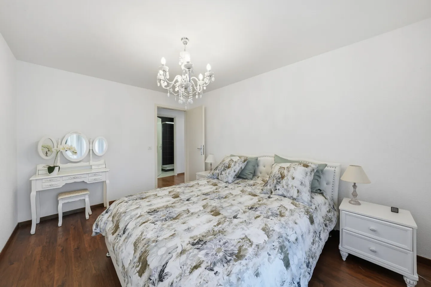 JUST STEPS FROM THE SHORE - SPACIOUS PENTHOUSE WITH BALCONY AND LAKE VIEW - Photo 12 of 13