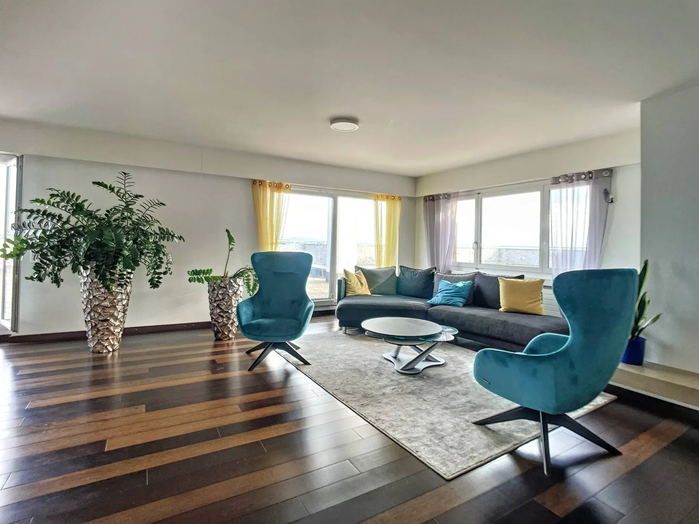 Luxuriöse Penthouse mit 6,5 Zimmern mit Blick auf den See und die Berge - Foto 4 von 6