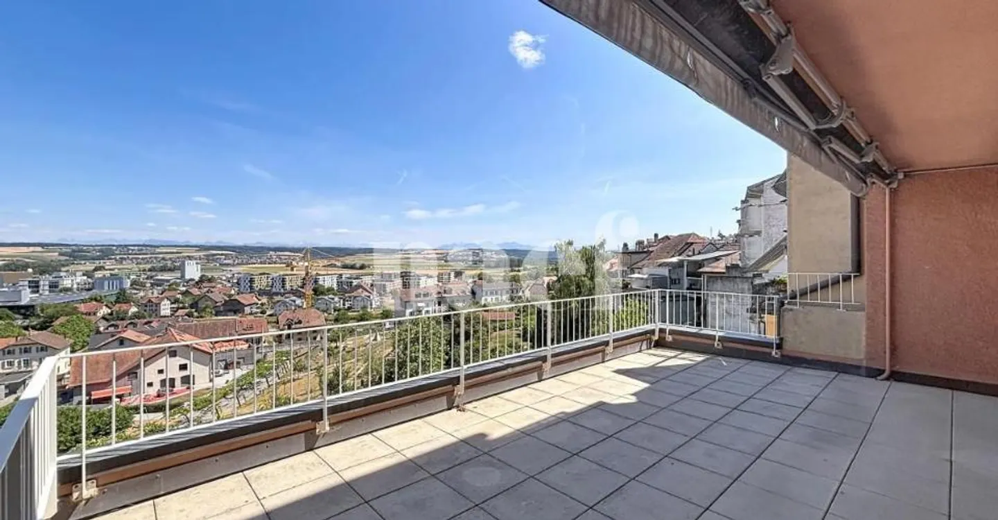 Geräumige Wohnung mit Terrasse - Foto 3 von 11