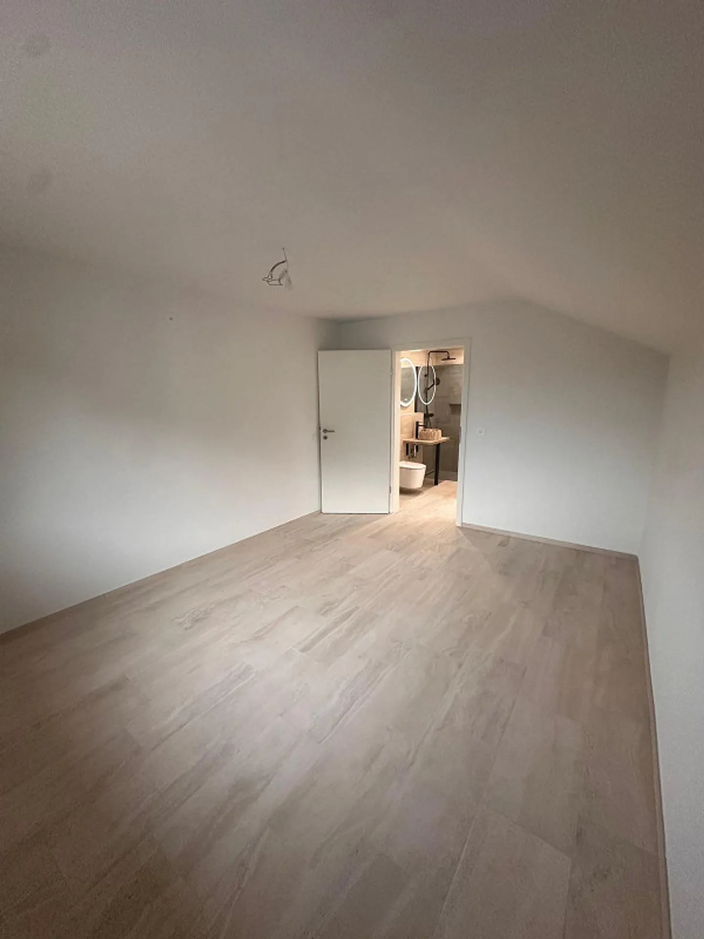 Maison spacieuse, fraîchement rénovée de 7,5 pièces avec jardin à Gettnau - Photo 1 sur 20