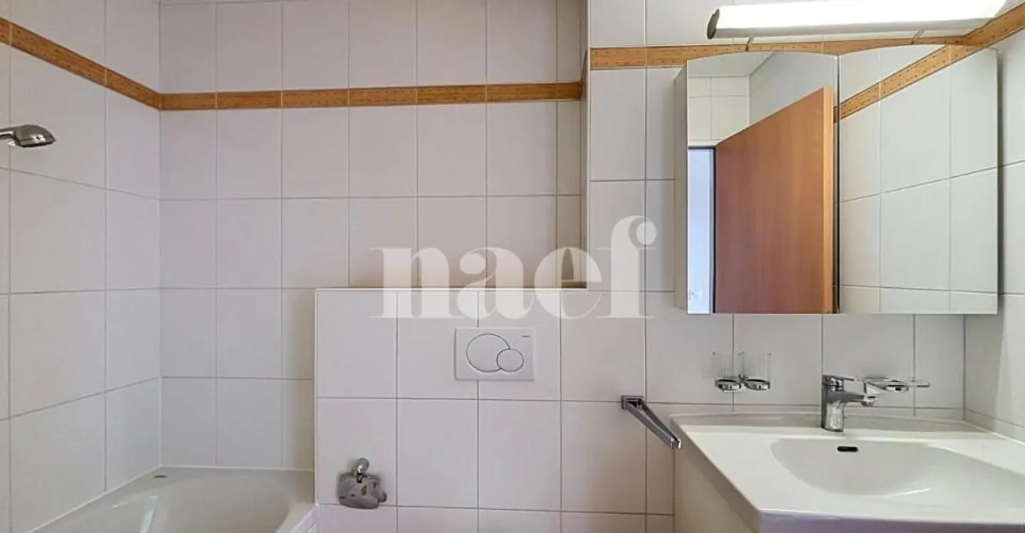 Geräumige Wohnung mit Terrasse - Foto 8 von 11
