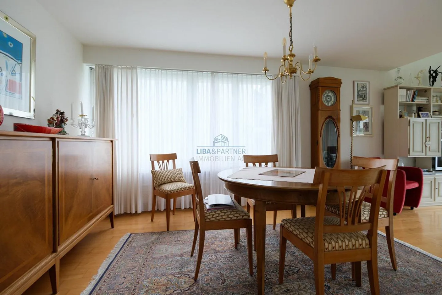 Maison individuelle avec style, lumière et nature - Votre nouveau chez-vous à Oberwil - Photo 4 sur 13