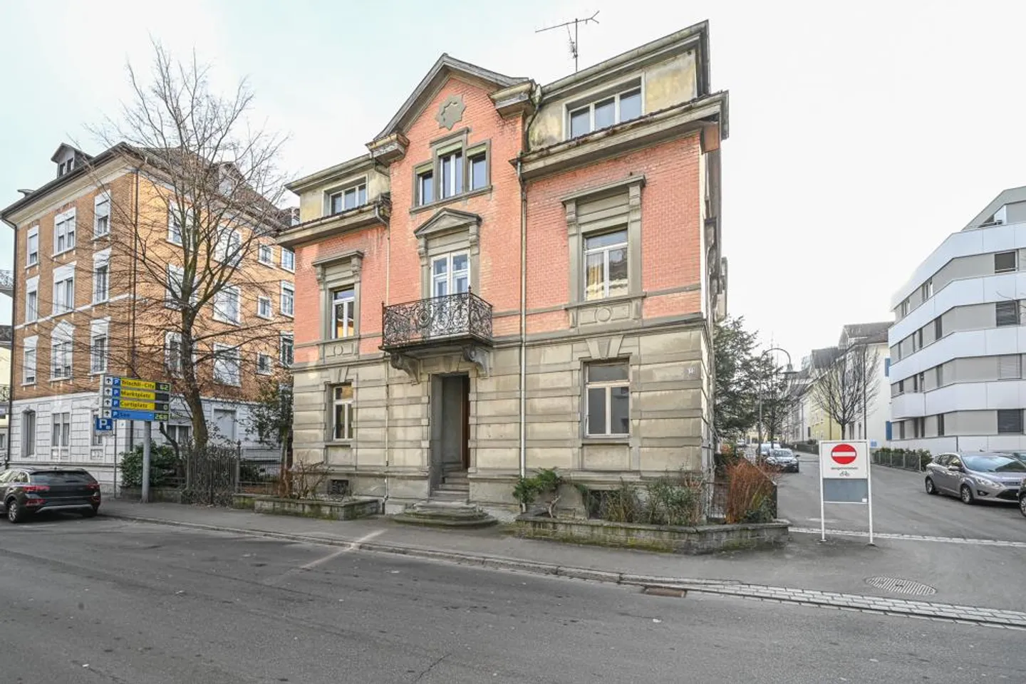 Historical Art Nouveau Villa with Generous Space - Photo 6 of 6