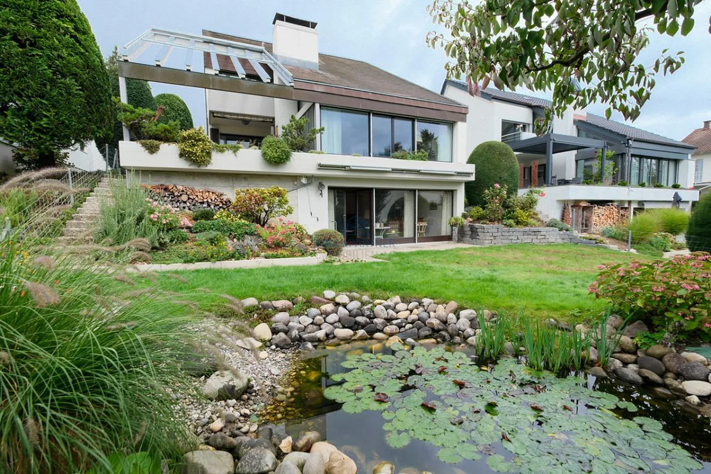 Maison individuelle avec style, lumière et nature - Votre nouveau chez-vous à Oberwil - Photo 1 sur 13