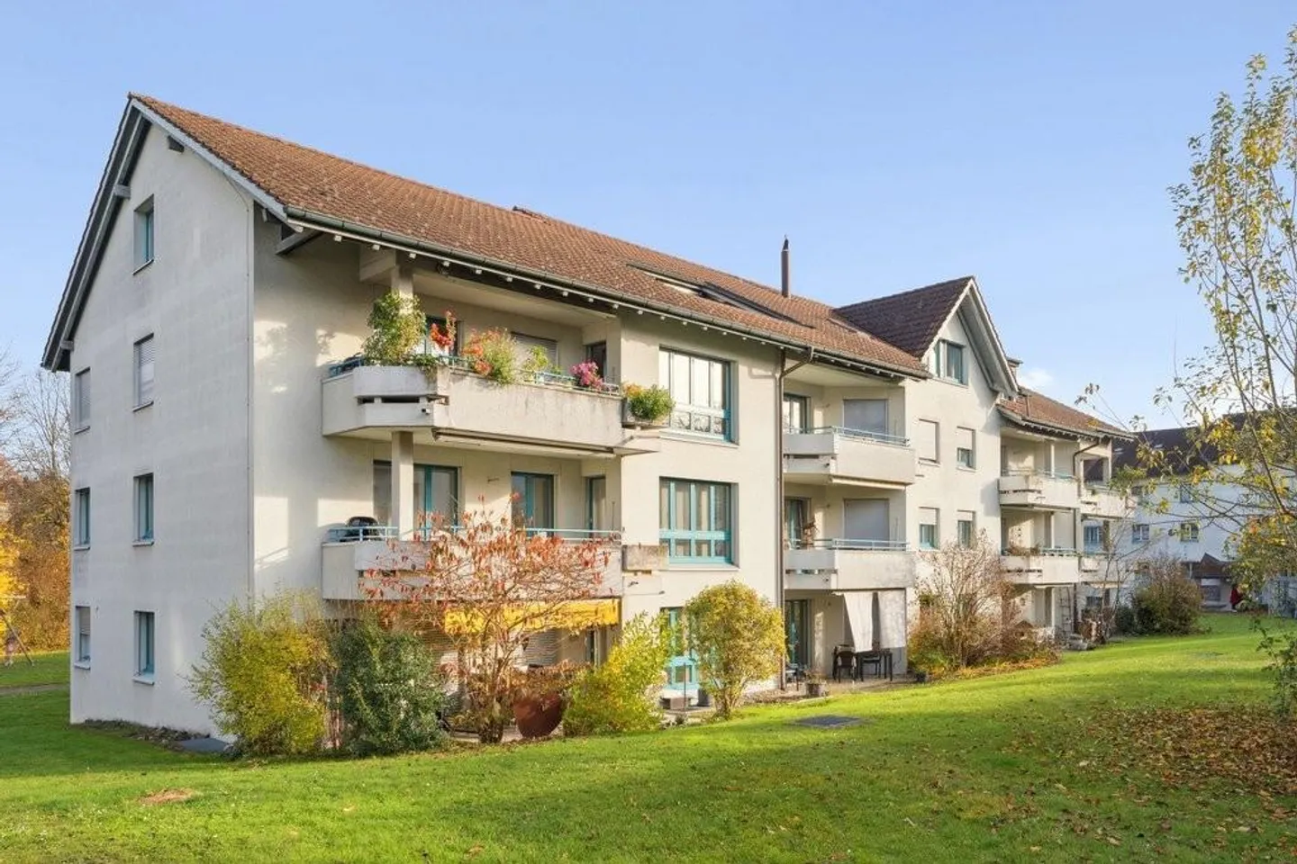 Laissez votre journée se terminer sur le balcon avec le soleil du soir ! - Photo 1 sur 5
