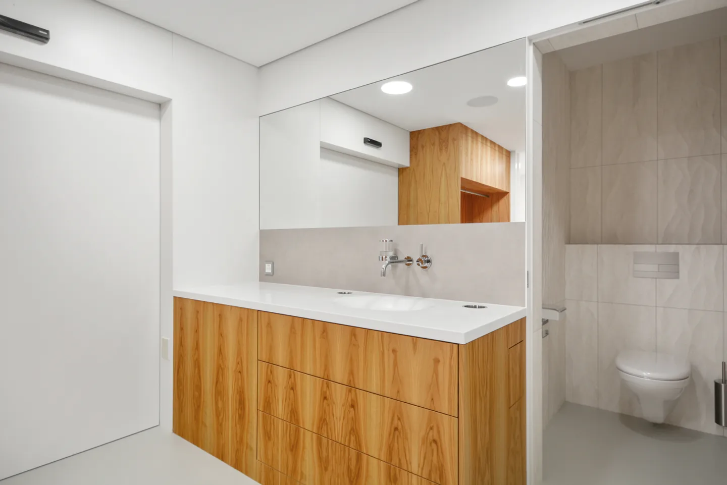 Une Ode à la Sérénité avec Vue sur le Lac et les Alpes - Photo 13 sur 19