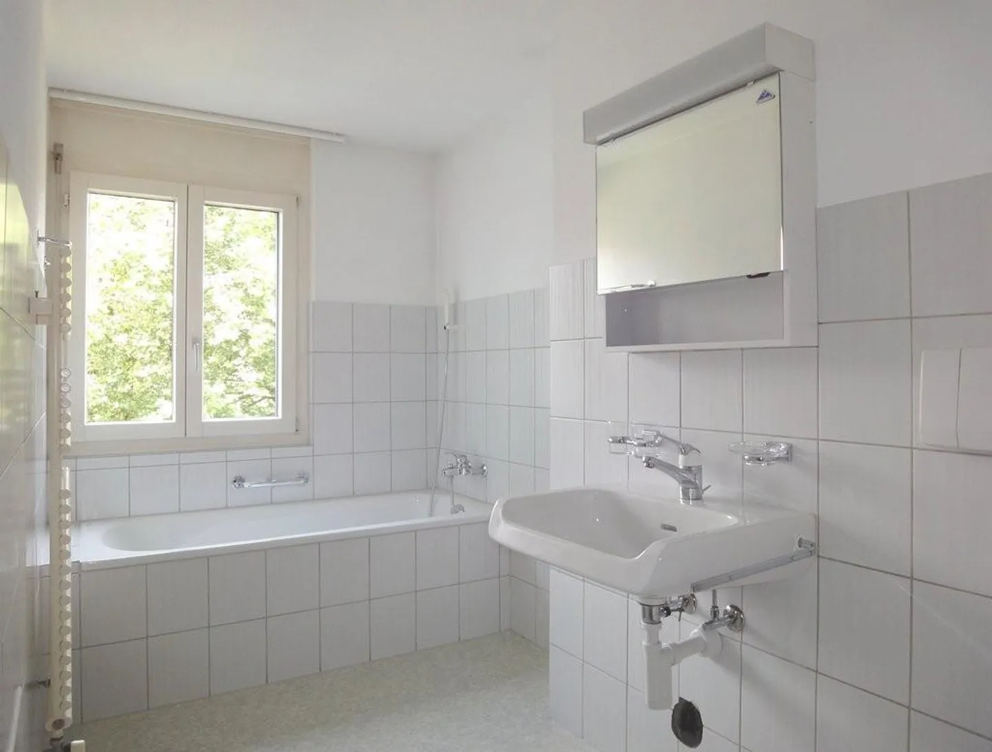 Laissez votre journée se terminer sur le balcon avec le soleil du soir ! - Photo 5 sur 5