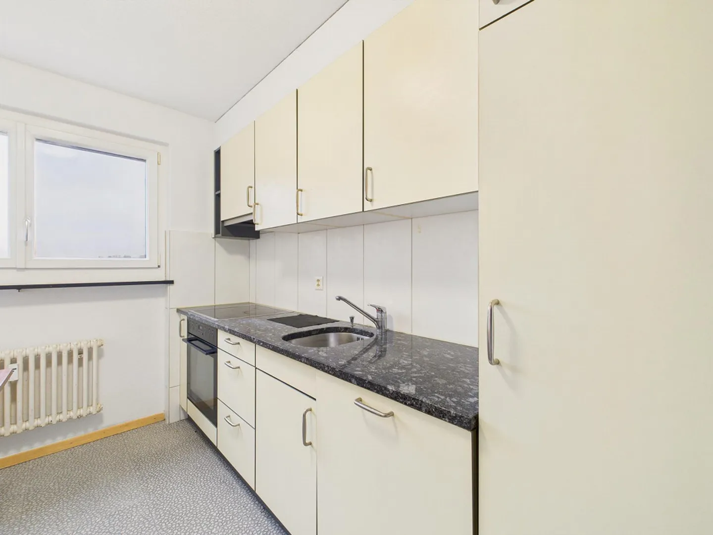 Bright and spacious 3-room apartment in Wynau, Canton BE - Photo 2 of 8