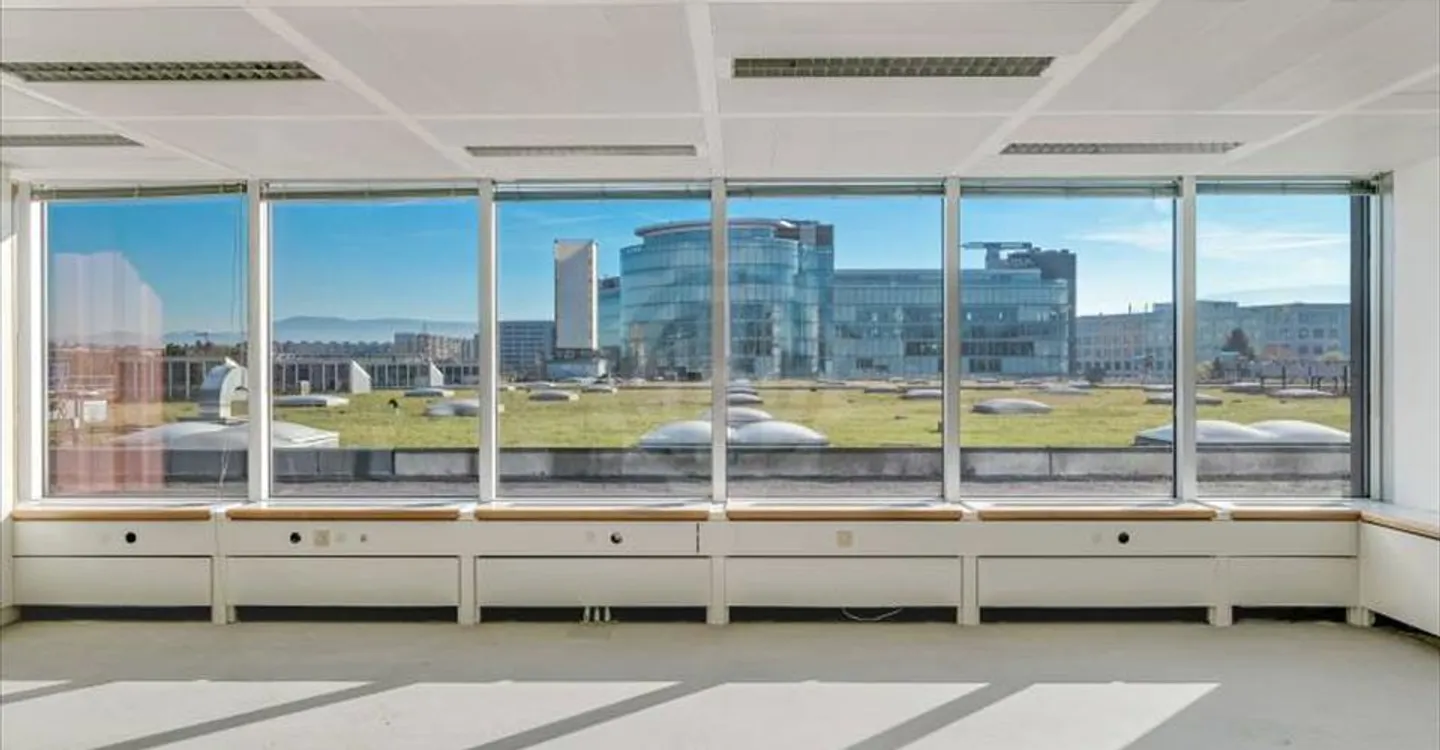 Spazio ufficio in affitto - Foto 3 di 12