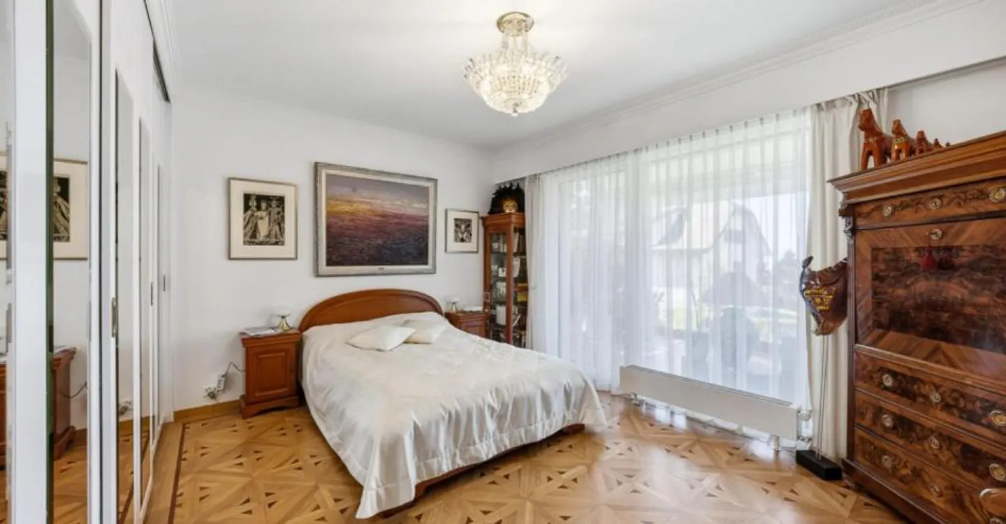 GRANDE APPARTAMENTO SULLE ALTEZZE DI LAUSANNE - Foto 9 di 11