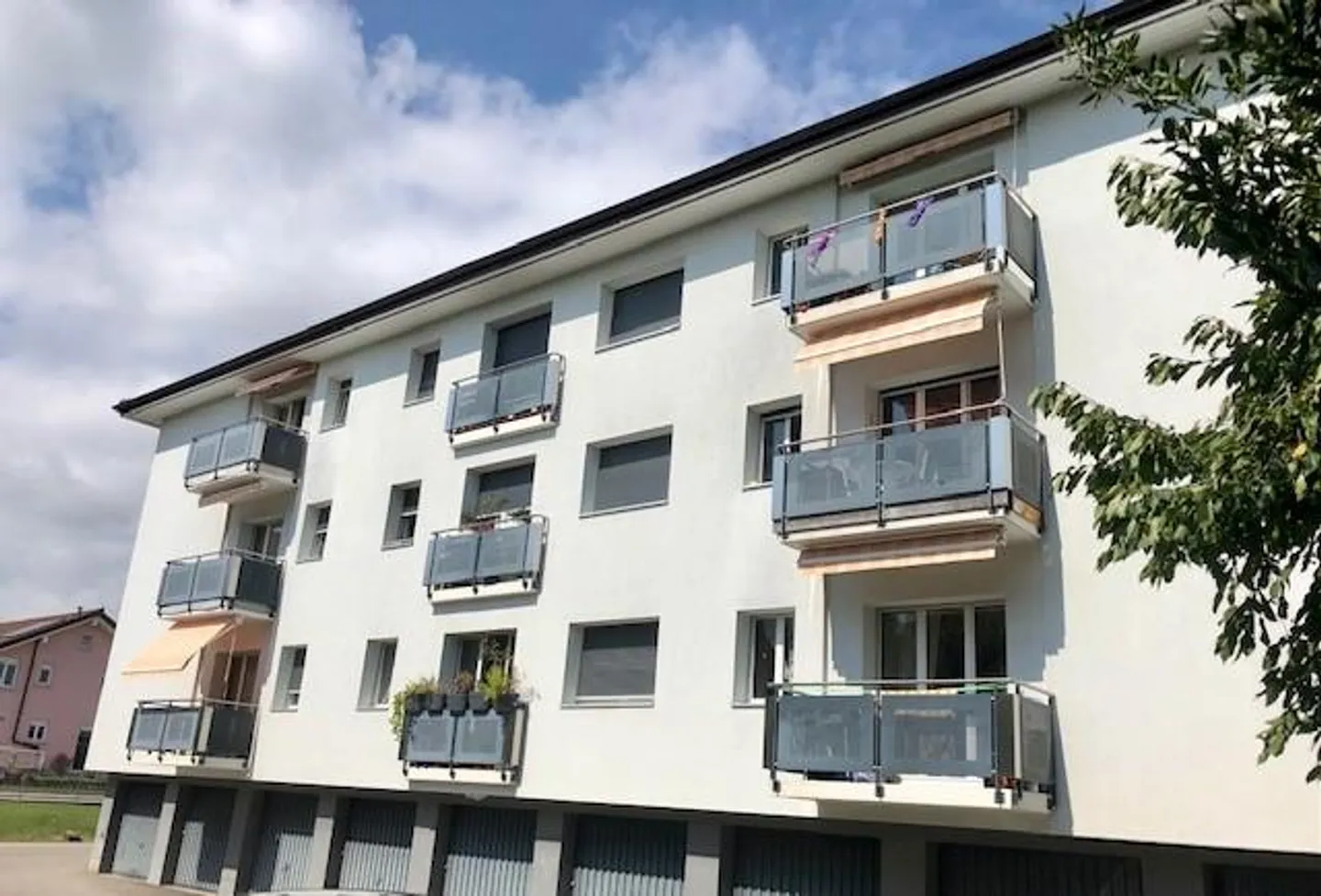 Beautiful 3-room apartment on the 1st floor in Gland - Photo 2 of 2