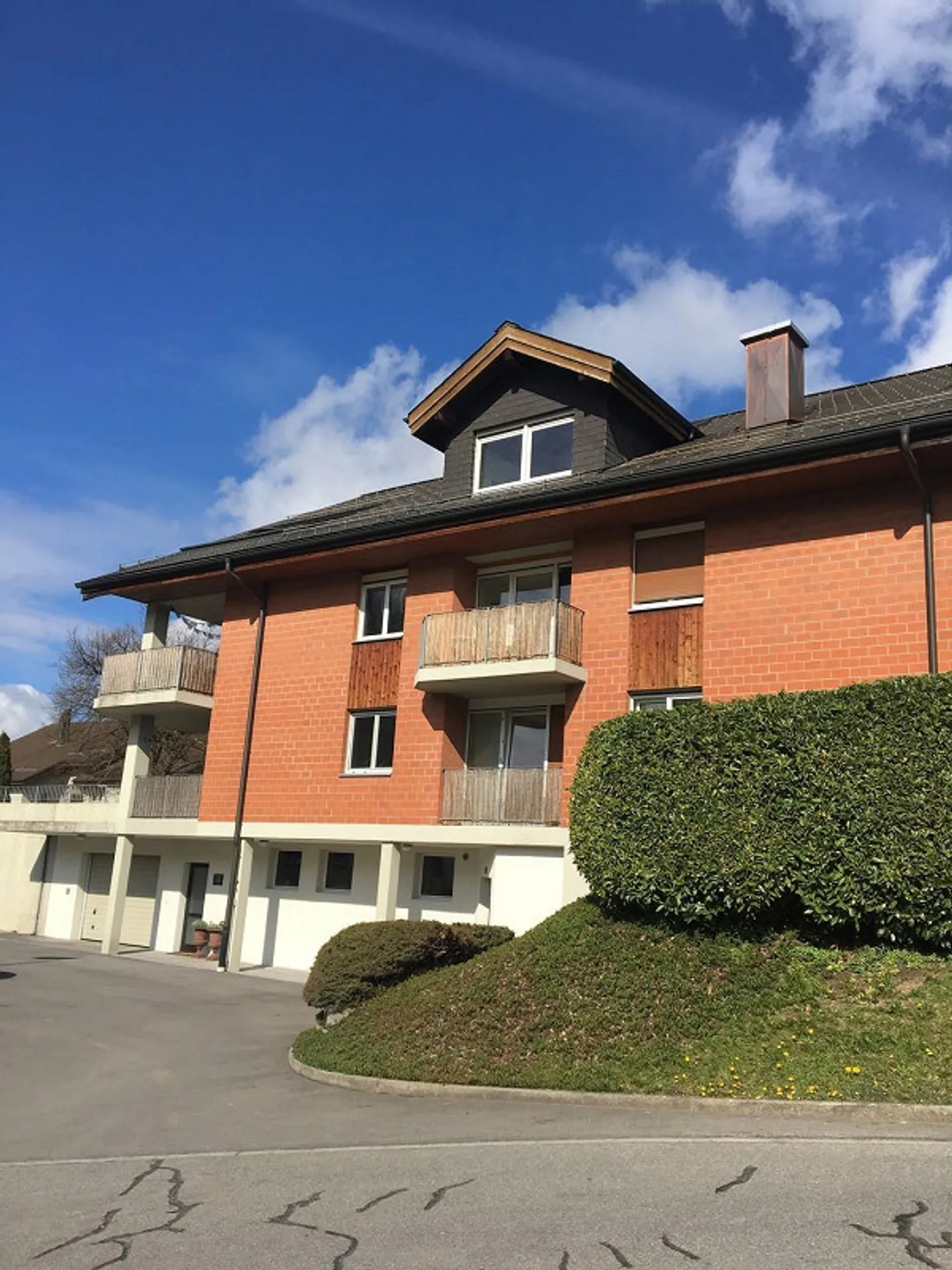 3 ½ - Zimmerwohnung mit Gartensitzplatz im Grünen - Photo 1 sur 9