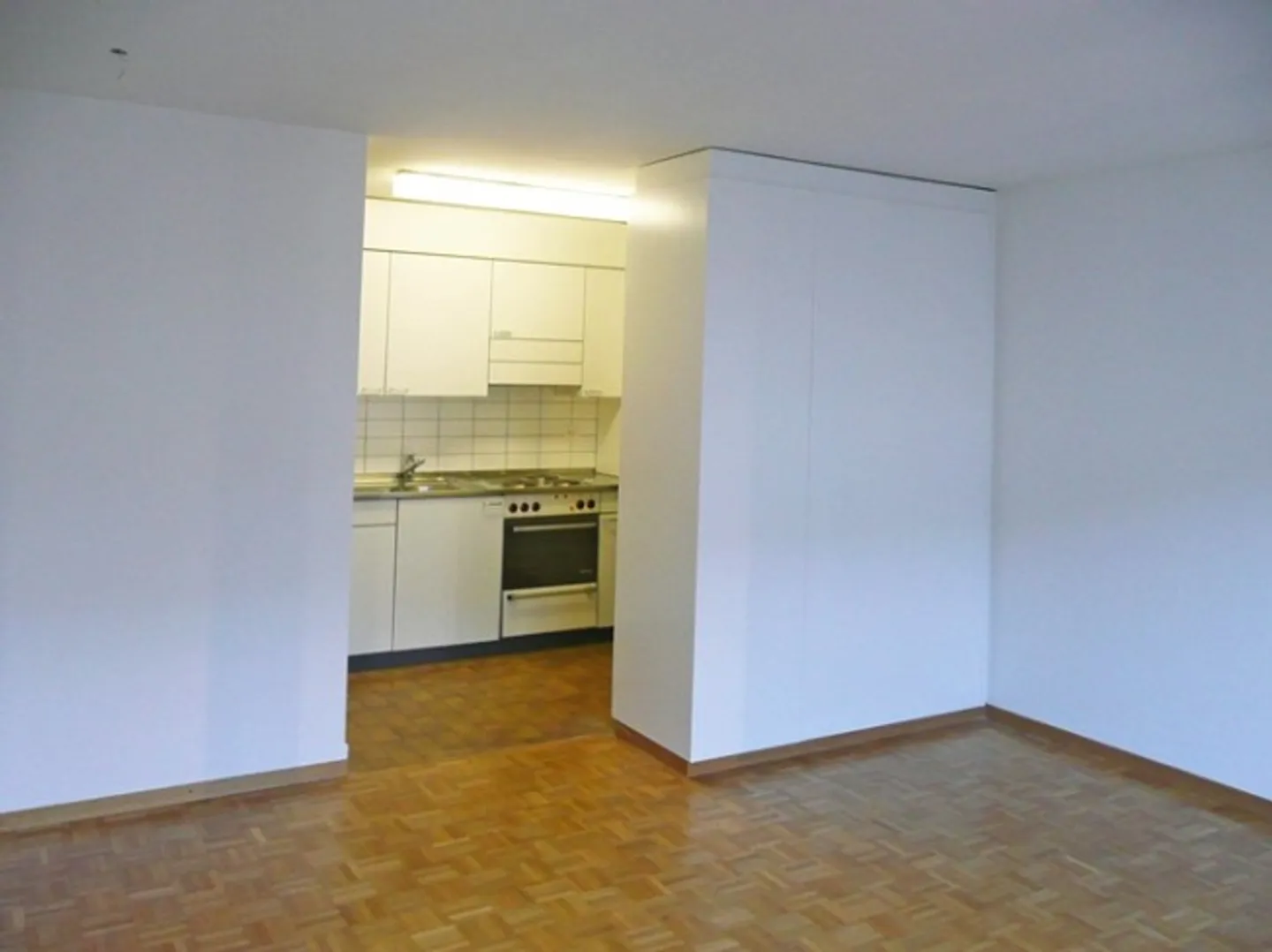 Bright apartment in a central location - Photo 2 of 5