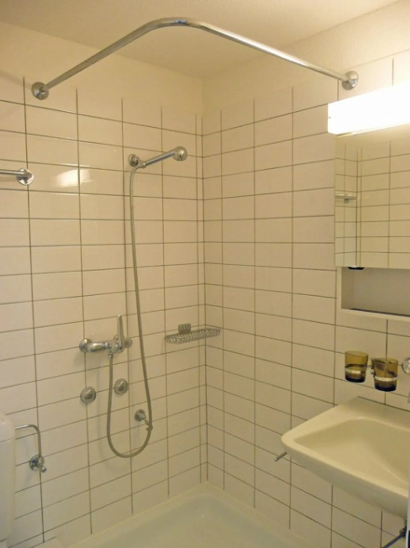 Bright apartment in a central location - Photo 3 of 5